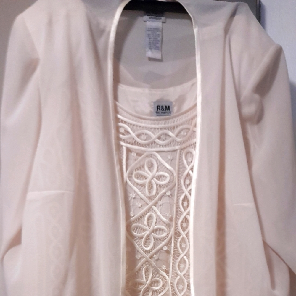 Beautiful 3 pcs laced top Ivory Pantsuit